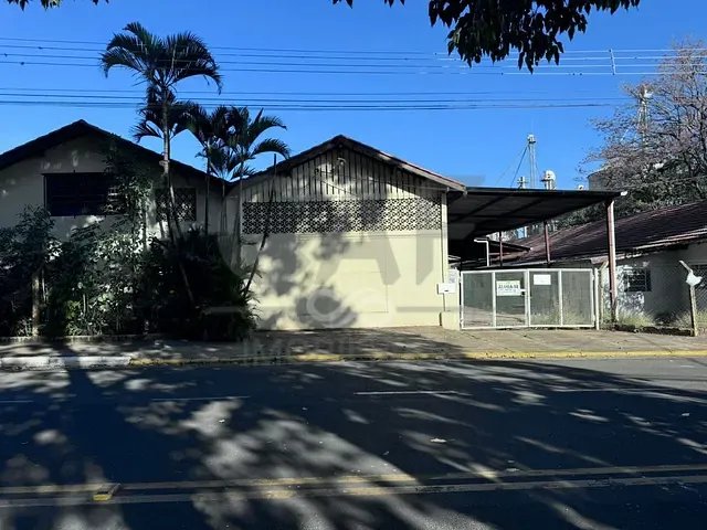 Galpão / Barracão com 2000m², para alugar, no bairro Centro em Holambra