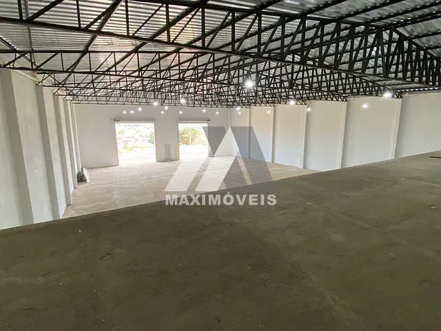 Galpão / Barracão com 540m², para alugar, no bairro Bela Vista em Araçuaí