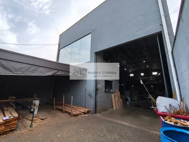 Galpão / Barracão com 307m², para alugar, no bairro Jardim Tropical em Londrina