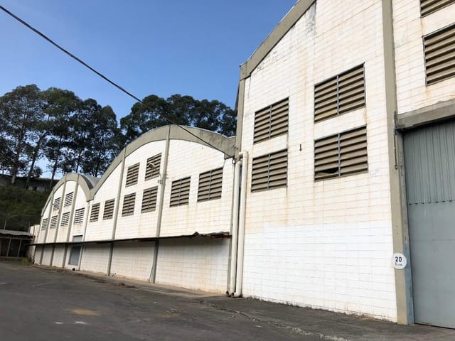 Galpão / Barracão com 42000m², à venda ou para alugar, no bairro Rio Abaixo em Itaquaquecetuba