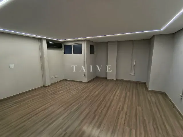 Galpão / Barracão com 786m², para alugar, no bairro Vila Ipiranga em Londrina