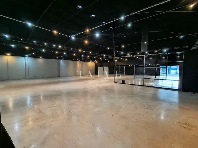 Galpão / Barracão com 786m², para alugar, no bairro Vila Ipiranga em Londrina