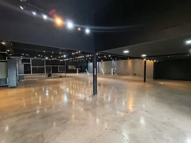 Galpão / Barracão com 786m², para alugar, no bairro Vila Ipiranga em Londrina