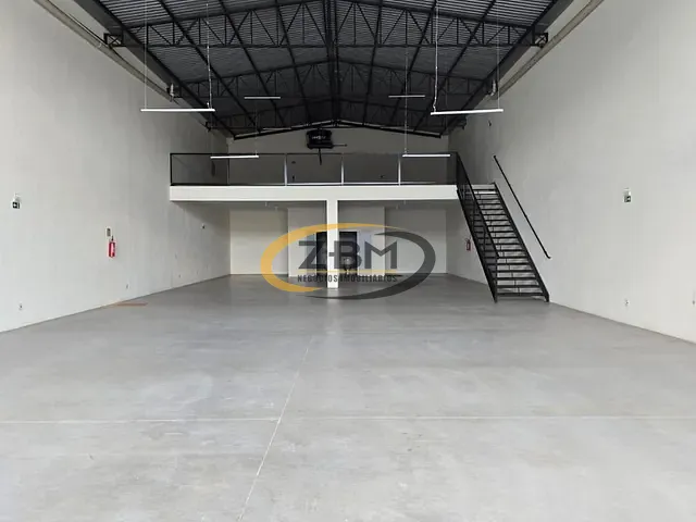 Galpão / Barracão para alugar, no bairro Antares em Londrina