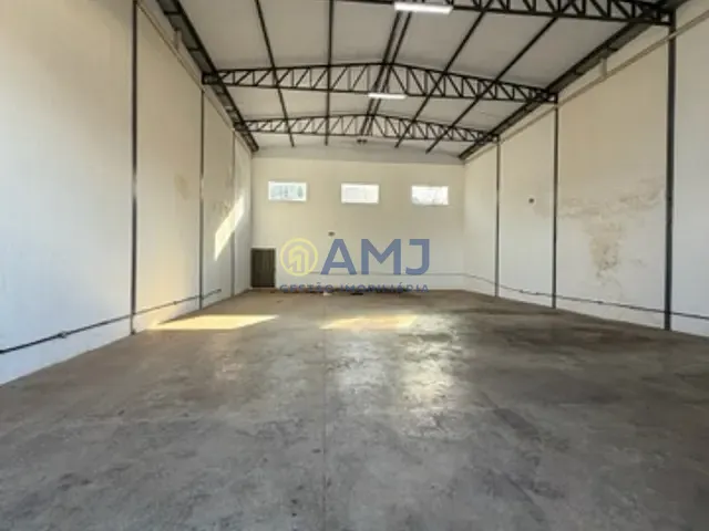 Galpão / Barracão com 360m², para alugar, no bairro Ilda em Aparecida de Goiânia
