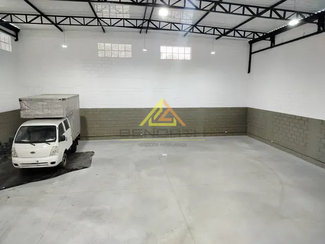Galpão / Barracão com 360m² 1 quarto e 3 banheiros, à venda, no bairro Limão em São Paulo