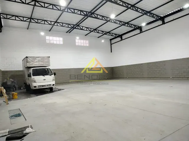 Galpão / Barracão com 360m² 1 quarto e 3 banheiros, à venda, no bairro Limão em São Paulo