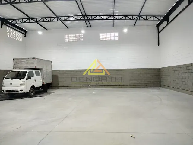 Galpão / Barracão com 360m² 1 quarto e 3 banheiros, à venda, no bairro Limão em São Paulo
