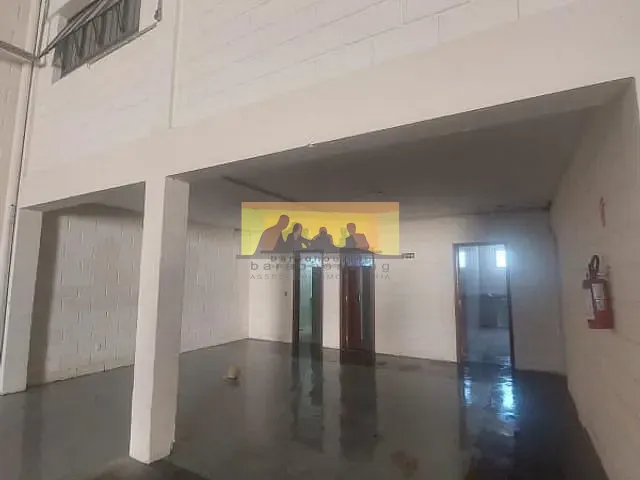 Galpão / Barracão com 609m², para alugar, no bairro Chácara de Recreio Barao em Campinas