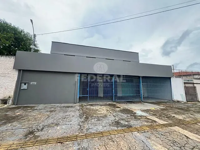 Galpão / Barracão com 840m², para alugar, no bairro Jardim Novo Mundo em Goiânia