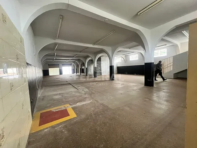 Galpão / Barracão com 840m², para alugar, no bairro Jardim Novo Mundo em Goiânia