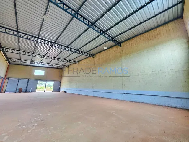 Galpão / Barracão com 360m², para alugar, no bairro Estancia Aroeira em Trindade