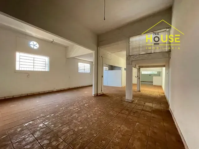 Galpão / Barracão com 400m², para alugar, no bairro Patrimônio Novo em Votuporanga