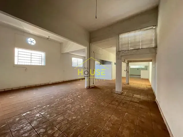 Galpão / Barracão com 400m², para alugar, no bairro Patrimônio Novo em Votuporanga
