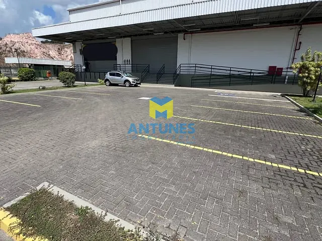 Galpão / Barracão com 1090m², para alugar, no bairro Prazeres em Jaboatão dos Guararapes