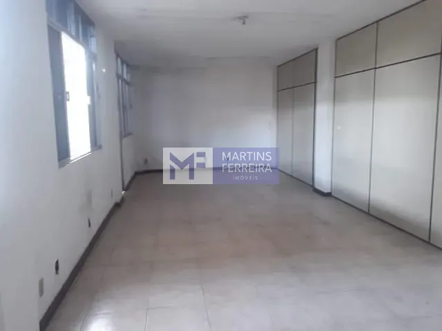 Galpão / Barracão com 2400m², para alugar, no bairro CAXIAS em Duque de Caxias