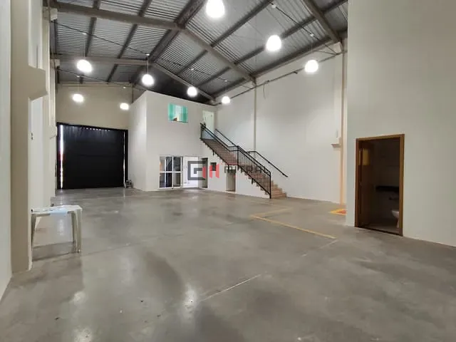 Galpão / Barracão com 250m², para alugar, no bairro Jardim Belo Horizonte em Londrina