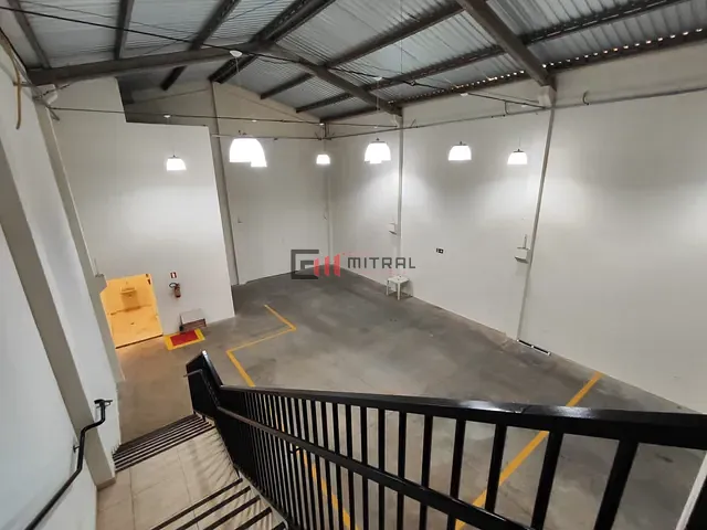 Galpão / Barracão com 250m², para alugar, no bairro Jardim Belo Horizonte em Londrina