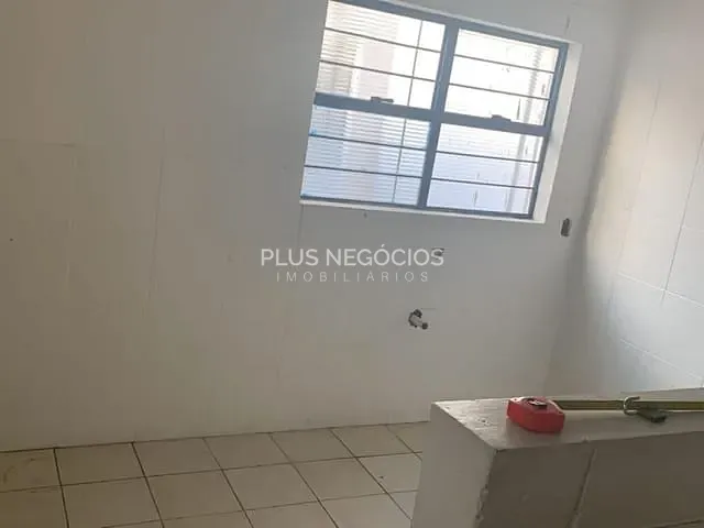 Galpão / Barracão com 300m², para alugar, no bairro Vila Barão em Sorocaba