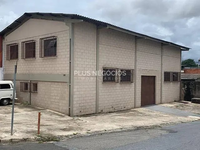 Galpão / Barracão com 300m², para alugar, no bairro Vila Barão em Sorocaba