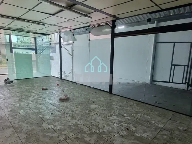 Galpão / Barracão à venda ou para alugar, no bairro Centro em Taubaté