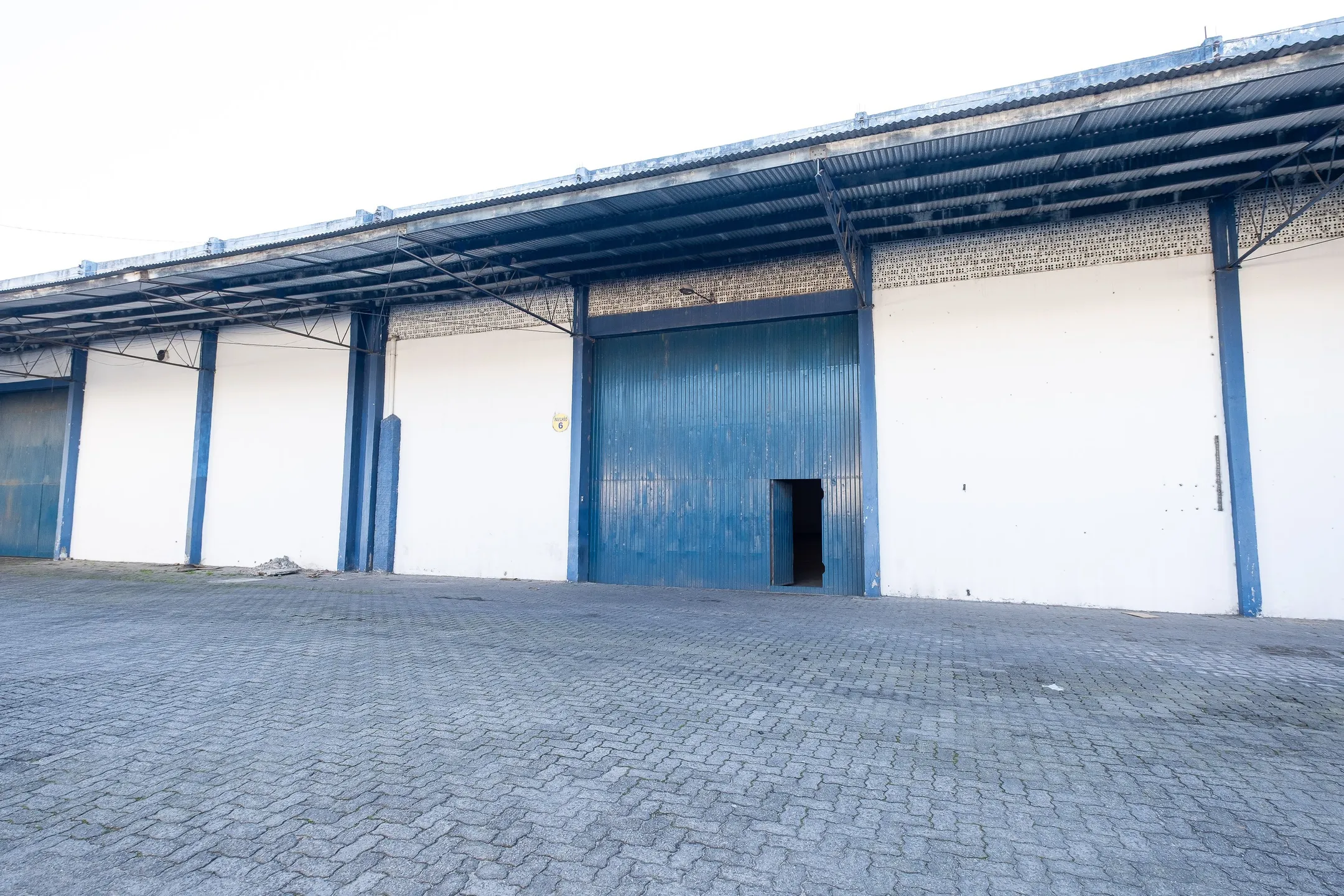 Pavilhão para Aluguel no Bairro Areal em Pelotas RS com 1.600 m² de Área, Amplo Espaço para Empresas, Depósito, Indústria e Logística