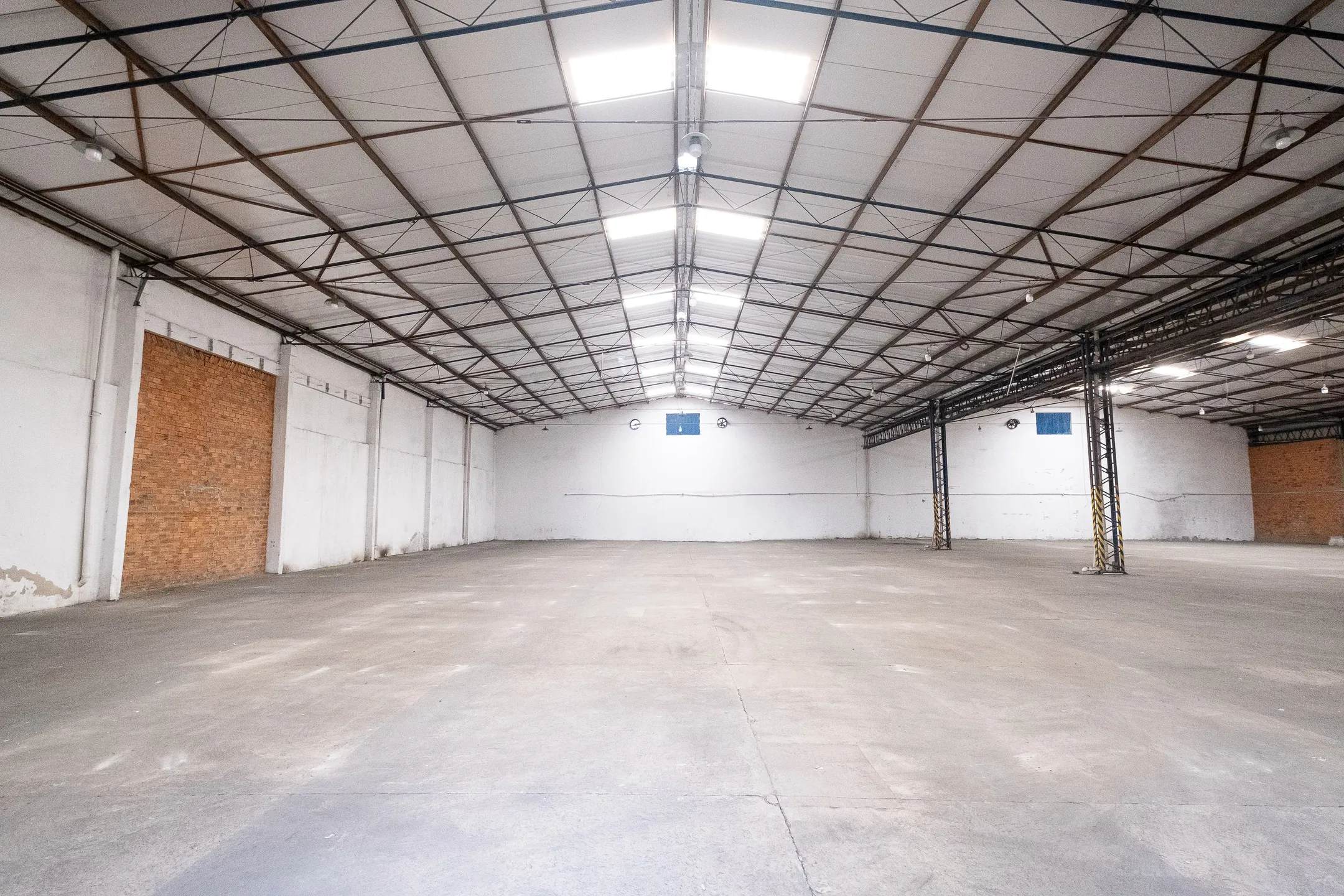 Pavilhão para Aluguel no Bairro Areal em Pelotas RS com 1.600 m² de Área, Amplo Espaço para Empresas, Depósito, Indústria e Logística - 10