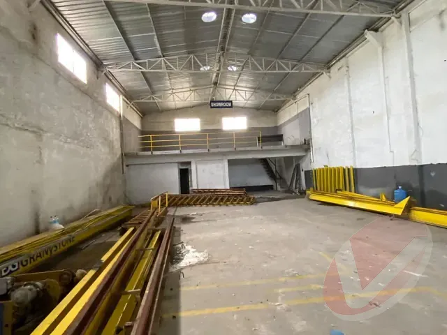 Galpão / Barracão com 328m², para alugar, no bairro Princesa em Praia Grande