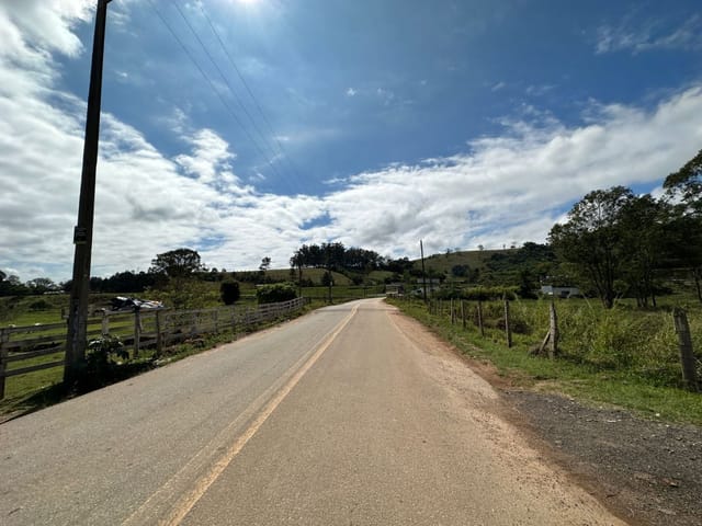 Galpão / Barracão com 1500m², para alugar, no bairro Roseta em Cambuí