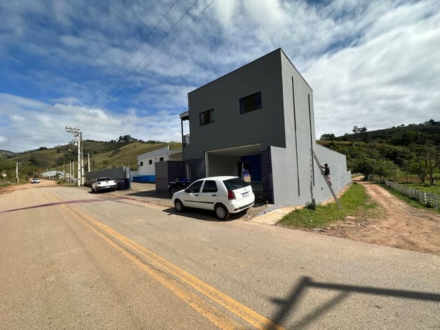 Galpão / Barracão com 1500m², para alugar, no bairro Roseta em Cambuí