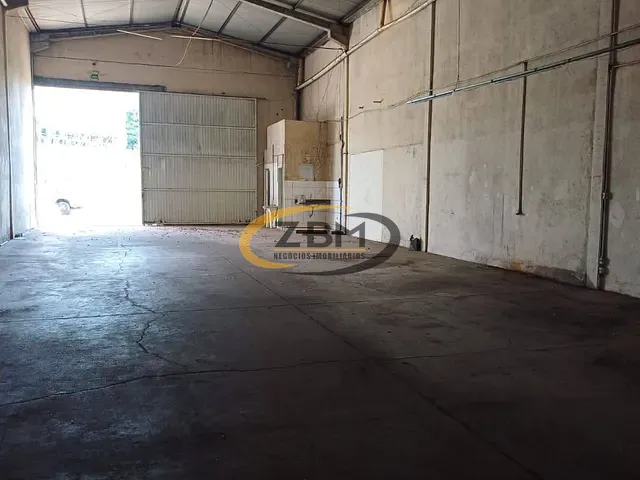 Galpão / Barracão com 525m², para alugar, no bairro Waldemar Hauer em Londrina