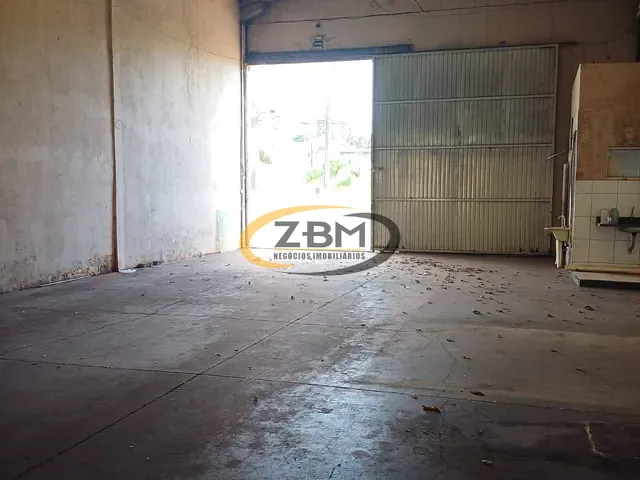 Galpão / Barracão com 525m², para alugar, no bairro Waldemar Hauer em Londrina