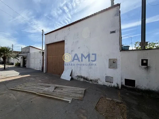 Galpão / Barracão com 250m², à venda, no bairro Jardim Olímpico em Aparecida de Goiânia