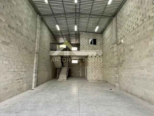 Galpão / Barracão para alugar, no bairro Vila Endres em Guarulhos