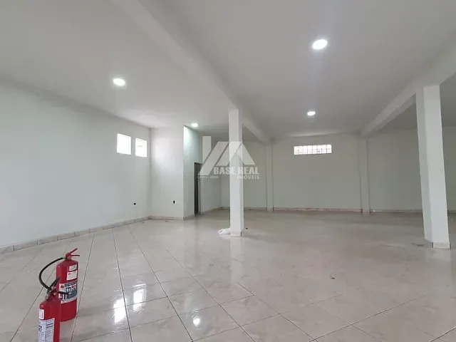 Galpão / Barracão com 144m², para alugar, no bairro Olarias em Ponta Grossa
