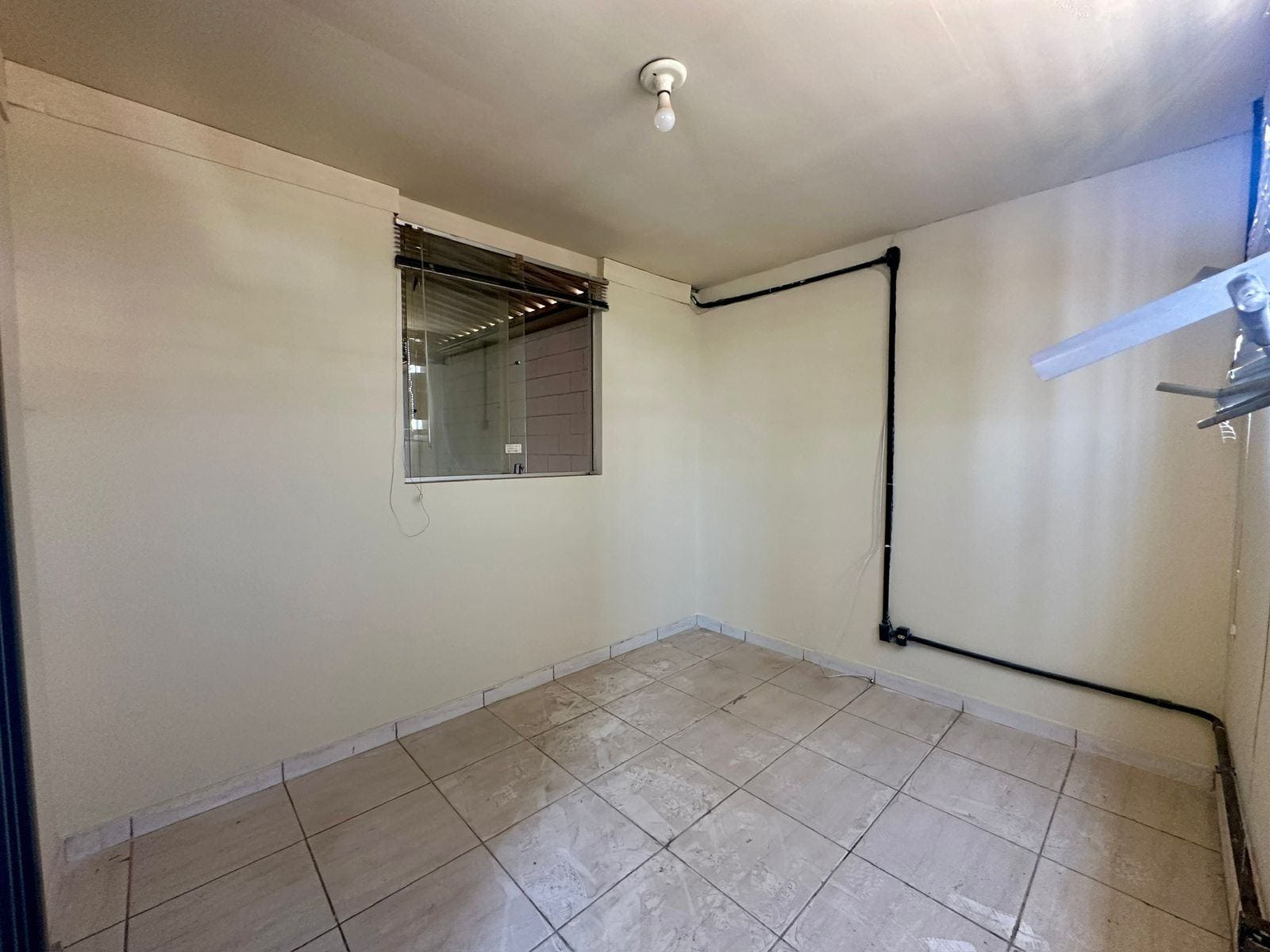 Depósito-Galpão-Armazém para alugar, 158m² - Foto 2