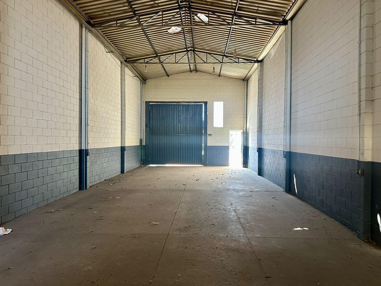 Depósito-Galpão-Armazém para alugar, 158m² - Foto 1