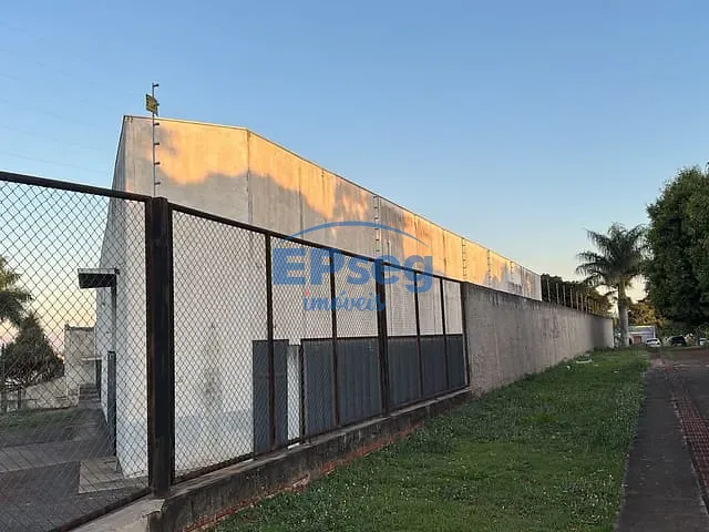 Galpão / Barracão com 2000m², para alugar, no bairro Parque Industrial José Belinati em Londrina