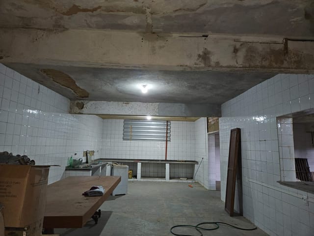 Galpão / Barracão com 600m², para alugar, no bairro Quitandinha em Petrópolis