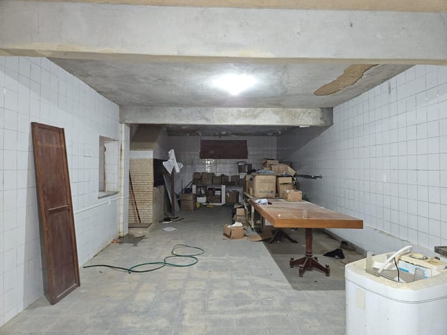 Galpão / Barracão com 600m², para alugar, no bairro Quitandinha em Petrópolis