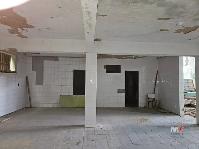 Galpão / Barracão com 600m², para alugar, no bairro Quitandinha em Petrópolis