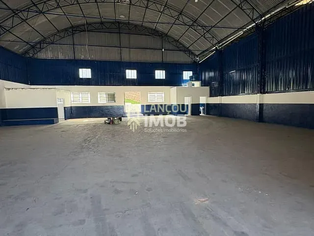 Galpão / Barracão com 700m², para alugar, no bairro Glebas em Franco da Rocha