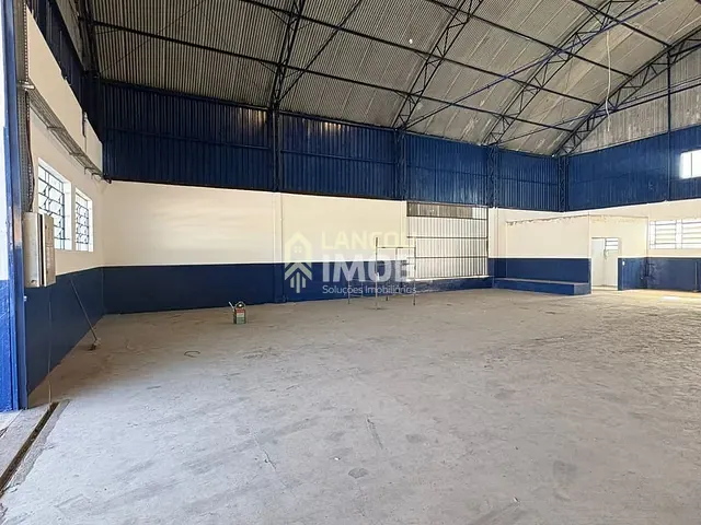 Galpão / Barracão com 700m², para alugar, no bairro Glebas em Franco da Rocha