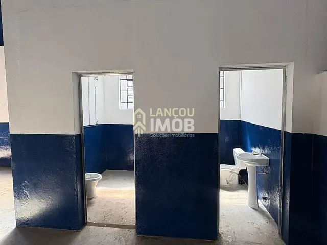 Galpão / Barracão com 700m², para alugar, no bairro Glebas em Franco da Rocha
