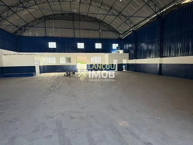 Galpão / Barracão com 700m², para alugar, no bairro Glebas em Franco da Rocha