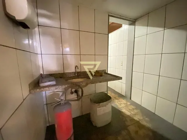 Galpão / Barracão com 466m², para alugar, no bairro Ipiranga em Ribeirão Preto