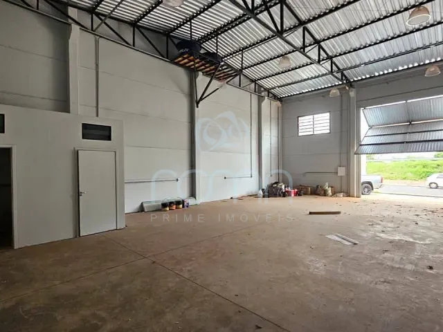 Galpão / Barracão com 310m², para alugar, no bairro Jardim Primavera em São José do Rio Preto