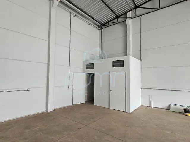 Galpão / Barracão com 310m², para alugar, no bairro Jardim Primavera em São José do Rio Preto