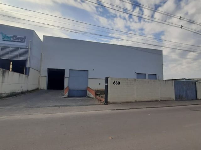 Galpão / Barracão para alugar, no bairro Cachoeirinha em Cambuí