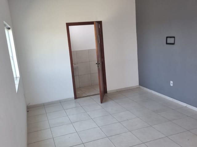 Galpão / Barracão à venda ou para alugar, no bairro Riviera Fluminense em Macaé